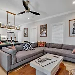 Bass - Private Rooftop - 8 Mins To Broadway Holiday home Nashville