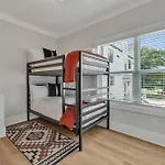 Holiday home Bass - Private Rooftop - 8 Mins To Broadway Nashville