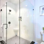 Luxurious Morden Loft Huge Rooftop & Skyline Views *