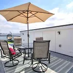 Luxurious Morden Loft Huge Rooftop & Skyline Views Holiday home Nashville