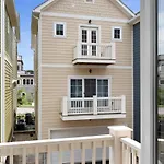 The Lakeside Landing