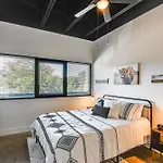 Modern Condo: 5 Mi To Downtown! * Nashville