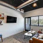 Holiday home Modern Condo: 5 Mi To Downtown!