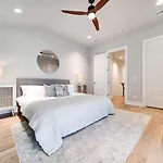 Mayas Luxury Oasis 2 Miles To Broadway Holiday home *