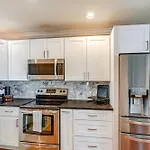 Convenient Nashville Hub With Yard, 3 Mi To Downtown