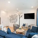 1 5 Miles To Broadway Rooftop Deck W City Views