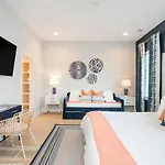 1 5 Miles To Broadway Rooftop Deck W Views Holiday home *