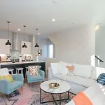 Holiday home 1 Mile To Downtown 4br 4ba W Rooftop Deck