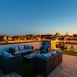 1 Mile To Downtown 4br 4ba W Rooftop Deck