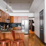 Apartment Loft Literally On Broadway Live Music & Bars