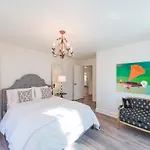 Enchanting Retreat 15 Minutes To *