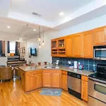 Loft Literally On Broadway Live Music & Bars Apartment *