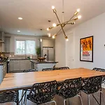 2 5 Miles To Dwntn 3 King Beds - Garage Parking Holiday home Nashville