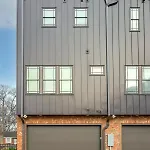 Roof Deck Grill Views 2 Miles From Broadway