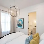 Custom Office Game & Fire Pit Holiday home Nashville