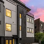 Stylish New Gulch Home Rooftop Deck W City Views