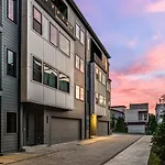 Stylish New Gulch Home Rooftop Deck W City Views