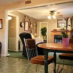 Hillbilly Haven Holiday home *