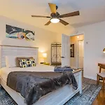The Johnny And June House Prime Location Holiday home