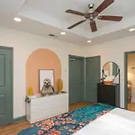 Broadway Penthouse Above Live Music & Bars