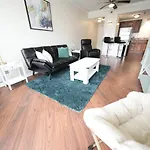 Apartment Traveling Nurses And Professionals Parking Included Pet Friendly Downtown *