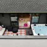 Music Row Hot Tub & Views