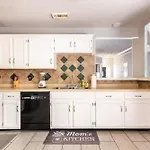 Charming 3Br Antioch Retreat With Fireplace
