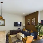 Country Lyric - Mins To Downtown - Rooftop Deck