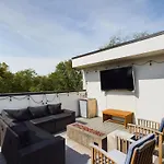 Country Lyric - Mins To Downtown - Rooftop Deck