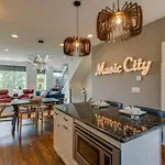 Holiday home Walkable Hotspot Bars Nearby Broadway Close
