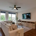Unforgettable Townhome-close To Broadway-10 Beds! *