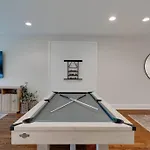 Unforgettable Townhome-close To Broadway-10 Beds! *