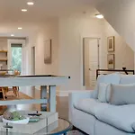 Unforgettable Townhome-close To Broadway-10 Beds! Holiday home