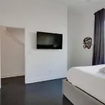 Epic Location- Steps From 12th S, Sleep12 *