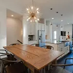 Epic Location- Steps From 12th S, Sleep12 *