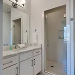 Holiday home Epic Location- Steps From 12th S, Sleep12 Nashville