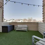 Holiday home Epic Location- Steps From 12th S, Sleep12 *