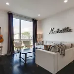 Holiday home Epic Location- Steps From 12th S, Sleep12 Nashville