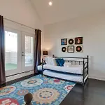 Epic Location- Steps From 12th S, Sleep12