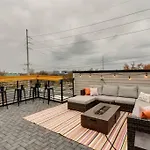 Luxury Townhome! Rooftop-game Room! Near Broadway! * Nashville