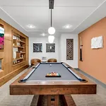 Chateau De Capri W Pool Gym Free Parking