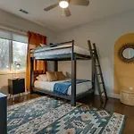 Luxury Townhome! Rooftop-game Room! Near Broadway!