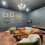 Luxury Townhome! Rooftop-game Room! Near Broadway! * Nashville