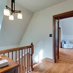 Ivy Hall Home - Great Location!