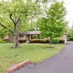 Fire Pit-Great Neighborhood-15 Min To Broadway