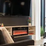 Luxury Balcony Retreat • Near Broadway Apartment