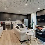 Luxury Balcony Retreat • Near Broadway Apartment *