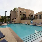 Amazing Pool, Steps 2 Broadway Right On The Riverfront!