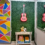 Vibrant Riverfront 2Bd With A Pool