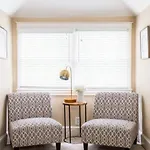 Prime Location In 12south, Walkable To Shopping & Dining *